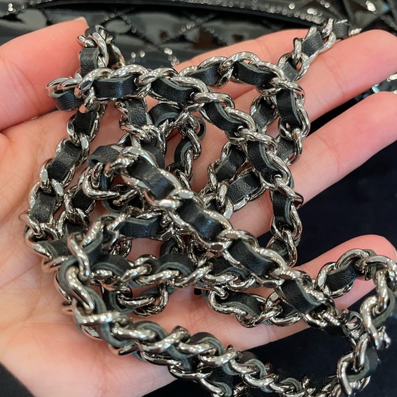 💯 CHANEL
Patent Quilted Wallet On Chain WOC Black - Picture 5 of 11